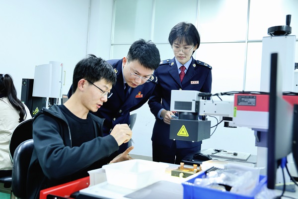 合規(guī)護(hù)航強(qiáng)根基，專精特新企業(yè)釋放創(chuàng)新動(dòng)能 信息電子技術(shù)服務(wù)領(lǐng)域觀察